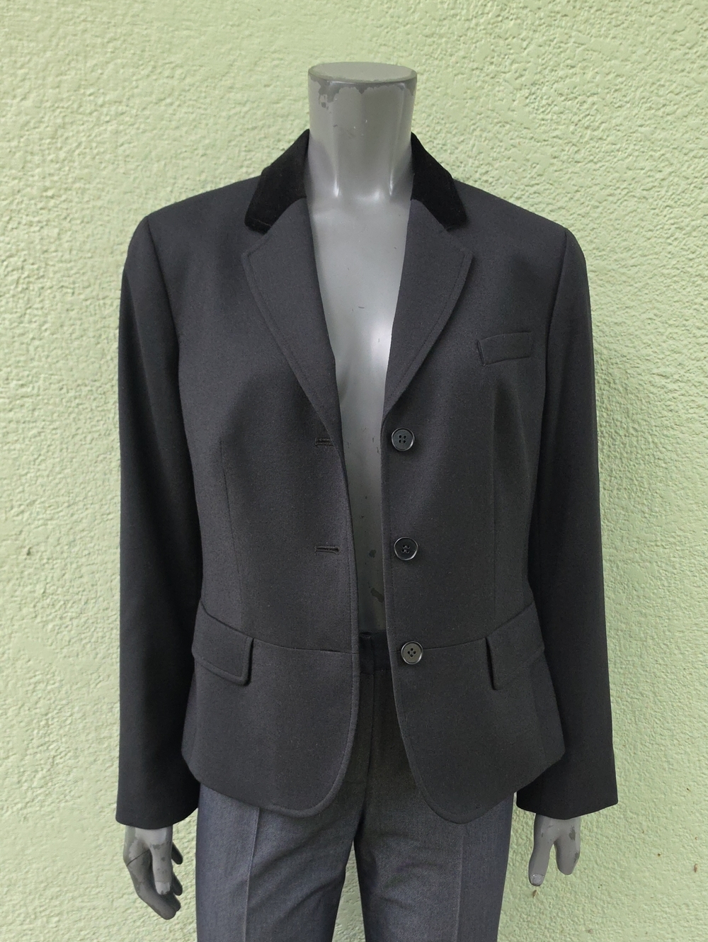 Talbots Petites (Thailand) Ladies Black (3) Button Luxury Blazer *Velour Collar*